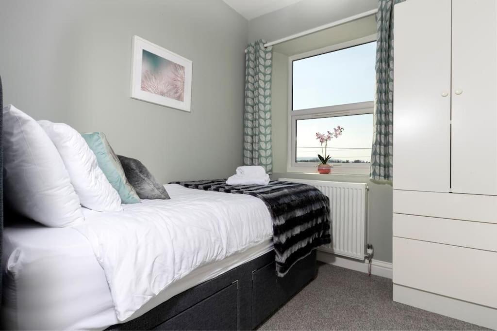 Auckland View - A Comfy & Spacious 4Bed With Views Coundon Exterior foto